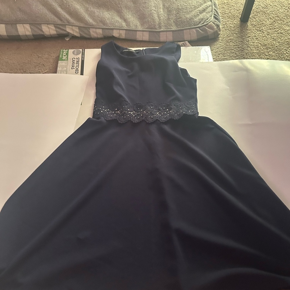 Elegant Navy Blue Dress with Lace Detail